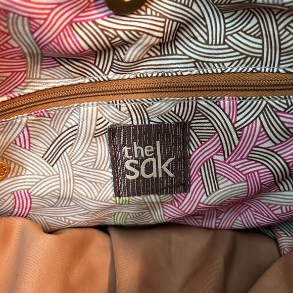 Brown leather two tone The Sak hobo bag with gold hardware - Picture 3 of 7